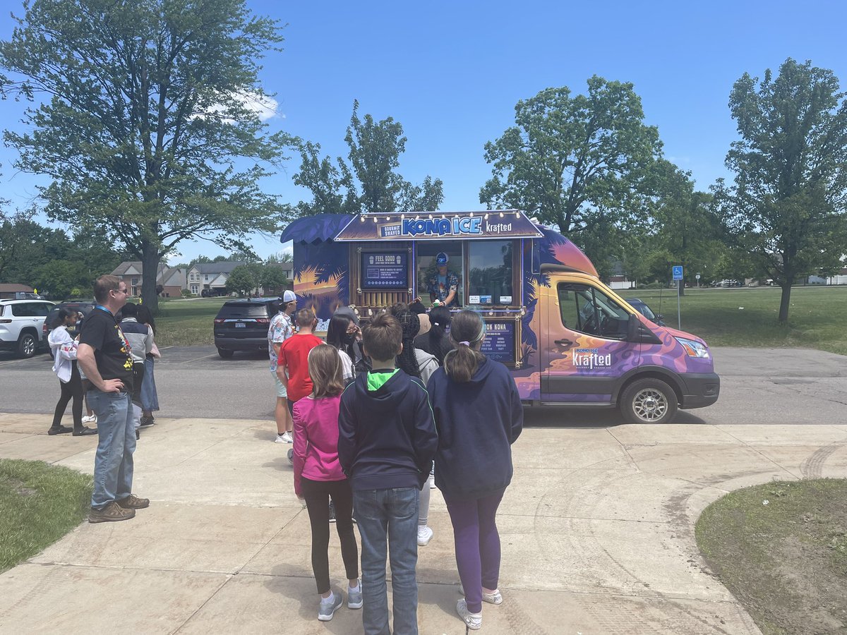 erineaton33's tweet photo. Today we celebrated students that met their NWEA goals! Almost 550 goals were met! Some students met one goal and others met all three! It took at least one goal to earn a trip to the Kona truck! Way to go Eagles! #GreatFuturesStartRightHere #wwcsd #adamseagles @Adams_Eagles https://t.co/lDPv1z2Lqd