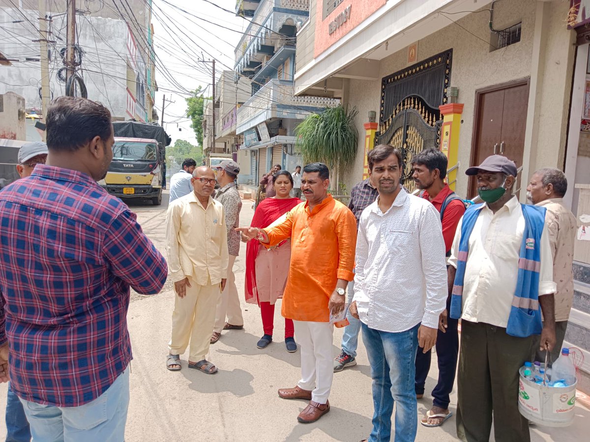 BohiniDarshan's tweet photo. Pattana Pragathi program at Durga Nagar and Shanti Nagar, Jiyaguda division focusing on urban Sanitation by Desilting of all drains, solid waste management, removal of debris C&amp;D waste on road margins. ZC &amp; other GHMC  officials were present. https://t.co/5b2Pj2q1AK