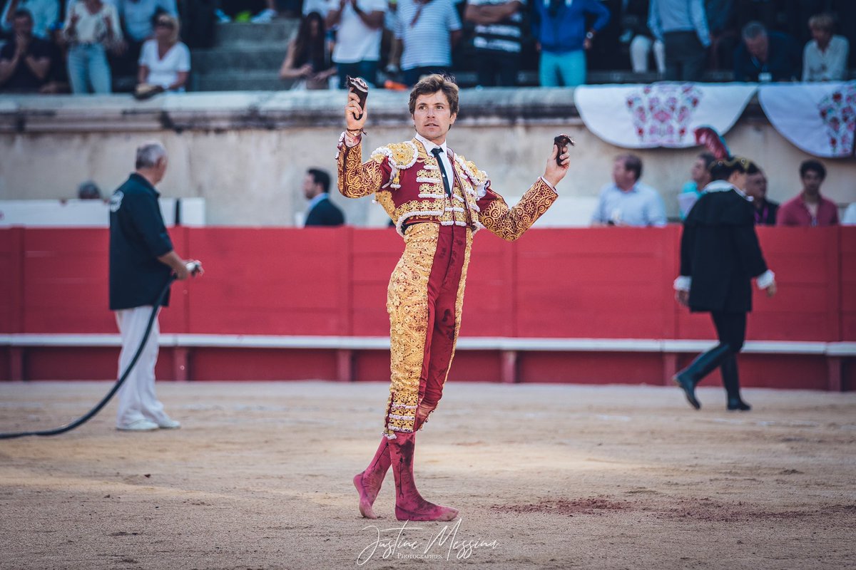 #Nîmes 🇫🇷 | Momentos de <a href="/JuanLealweb/">Info Juan Leal</a> en el coliseo. 

📸 <a href="/Justine_Messina/">Justine Messina</a>