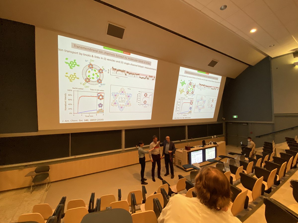 wulffgroup's tweet photo. Thank you @ProfDaveLeigh for giving two magic and inspiring talks @chemistryatuvic! From molecular machines to the tightest knots 🪢 🍻! @uvic @UVicScience https://t.co/gAFuQX1zoa