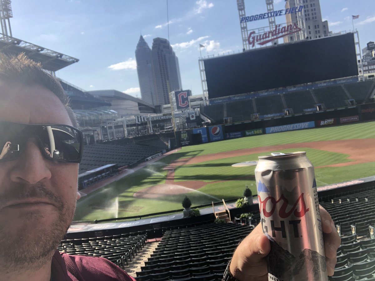 smithm1973's tweet photo. @Willsophs @MegsMouthful what a great venue for your wedding tonight love you guys congrats on 💍👰‍♀️🤵 https://t.co/n6HVNNHNRn