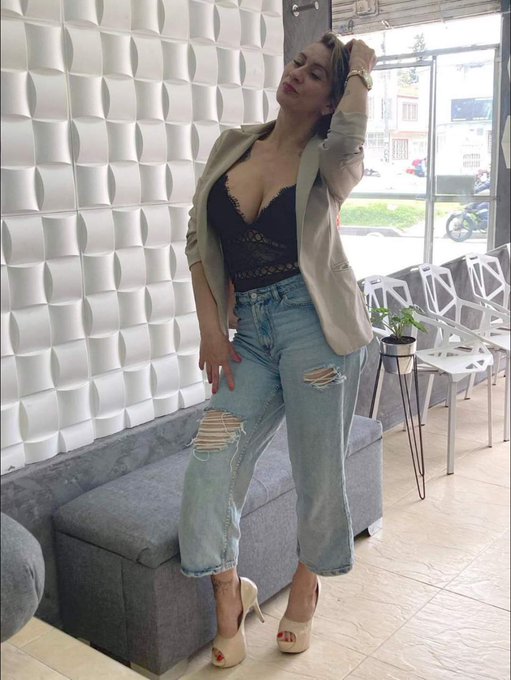 I am a great woman https://t.co/NGiEbKZkle<a href="/tag/photooftheday"class="tags"><span>#photooftheday</span></a><a href="/tag/friday"class="tags"><span>#friday</span></a><a href="/tag/lifestyle"class="tags"><span>#lifestyle</span></a><a href="/tag/fridayfeeling"class="tags"><span>#fridayfeeling</span></a>