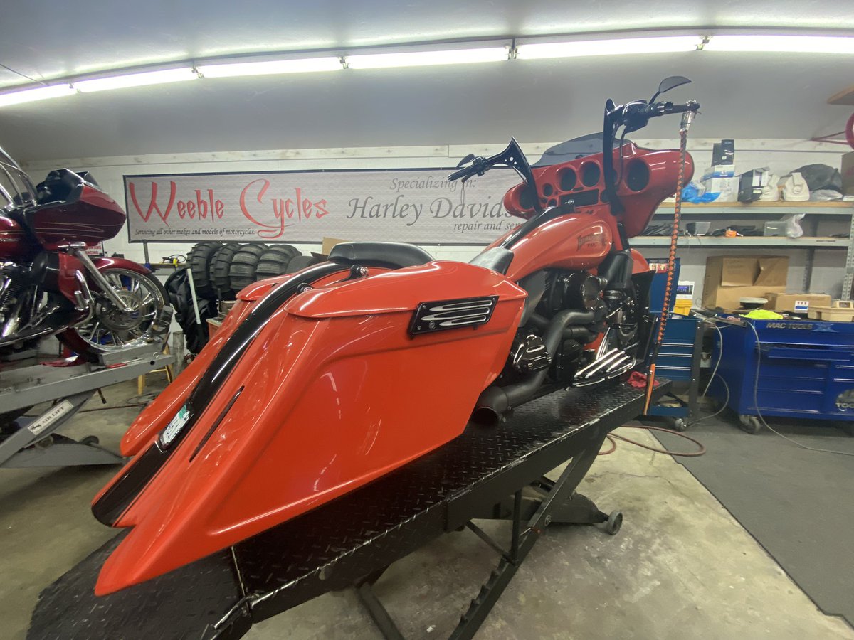 auctionguydan's tweet photo. Fun ride to #Banning. Replaced the pads on the Orange bike’s elect kick stand. Thx Randy #weeblescycles #Banning #customcycle #turbochargedharley https://t.co/Rjd7wHdbcT