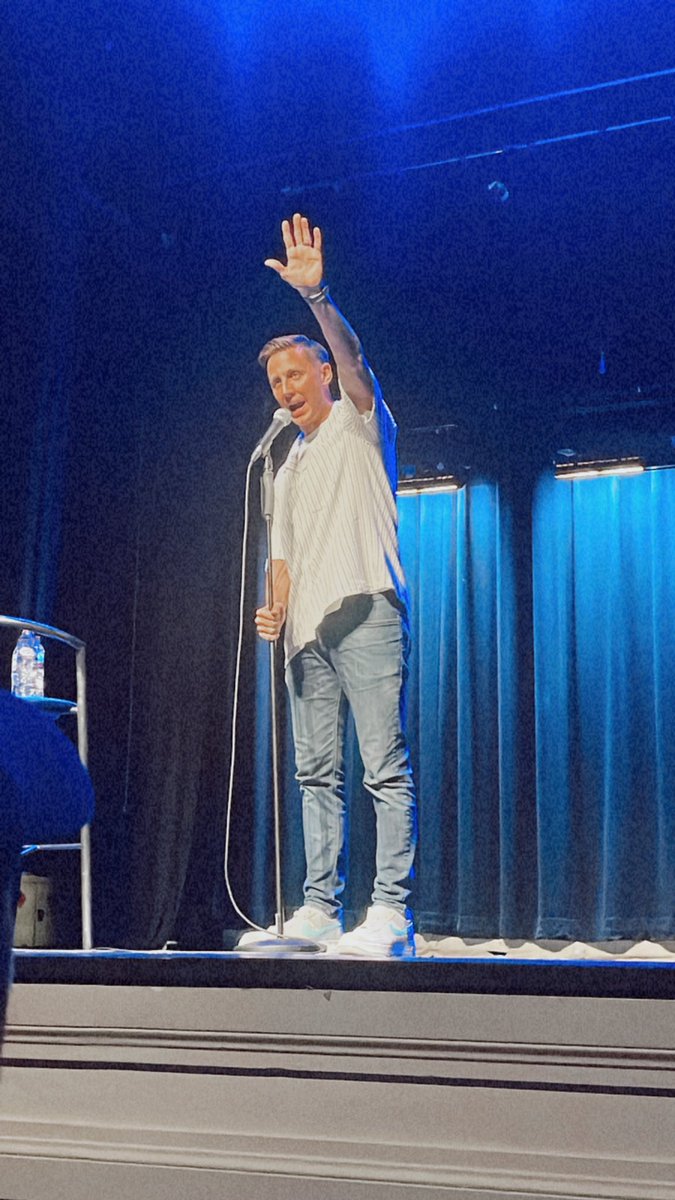 Zoe_Jane's tweet photo. First comedy show & it was none other than @shanetodd & it did not disappoint. Opening acts were class too! #getusaloaf #alrightpartner #grand #teawithme https://t.co/8LL1KHOiuz