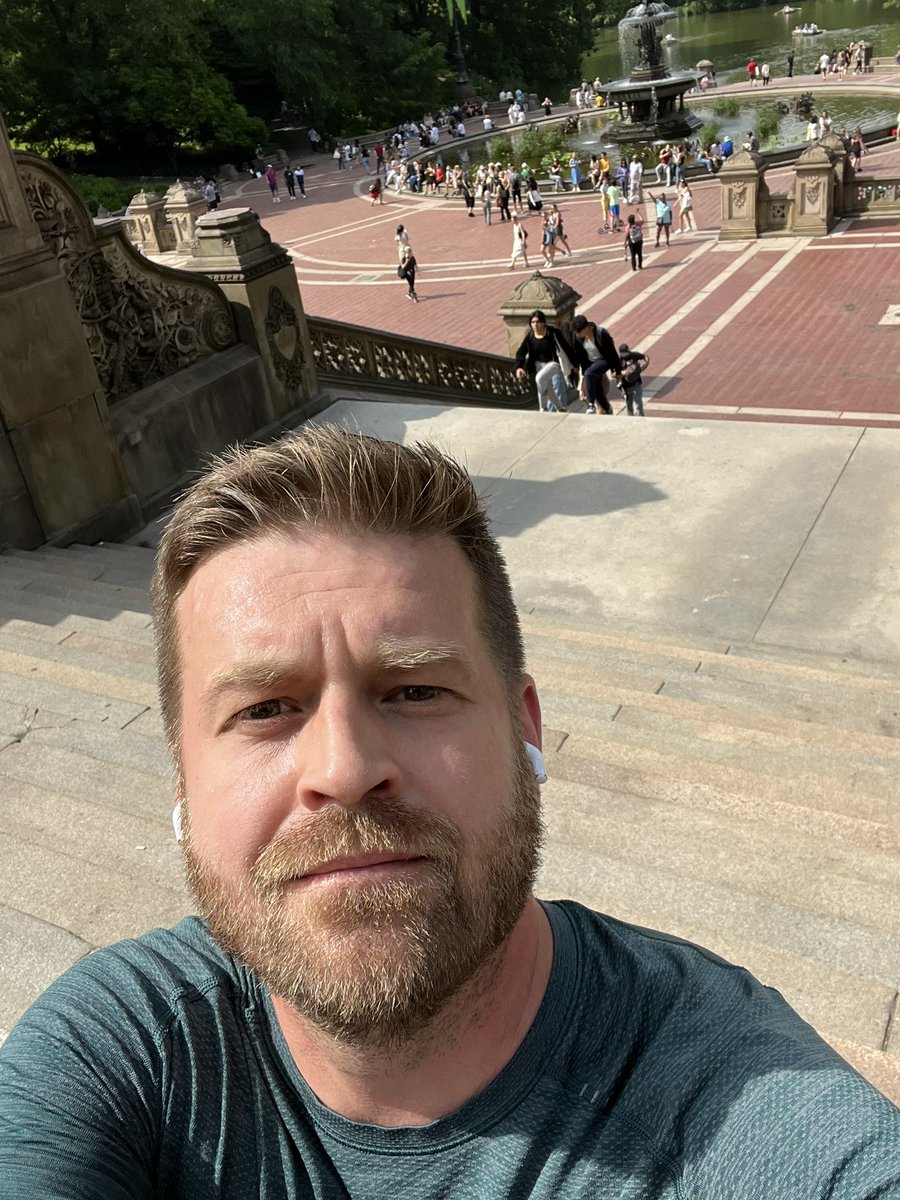 DonnerNicholas's tweet photo. Second to last day at Thrillerfest and when the brain needs a break, it’s time for a run. Beautiful day in Central Park. 
#ThrillerFest 
#amquerying 
#NewYork https://t.co/7IVCpmKIP5
