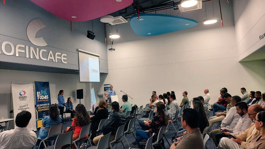 edosanchez77's tweet photo. Presentamos la nueva convocatoria para Fábricas de Internacionalización de @PROCOLOMBIACO en Quindío y Risaralda. Este programa apunta a continuar ampliando el tejido exportador y las ventas al mundo desde la región.  @JulianaVillegas @ShirleyGmezR2 https://t.co/YCiFhwNZkf