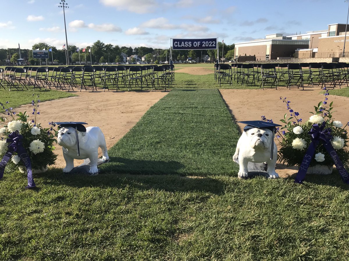 RHSVeritas's tweet photo. Waiting for the Class of 2022! https://t.co/3JQKADWPVy