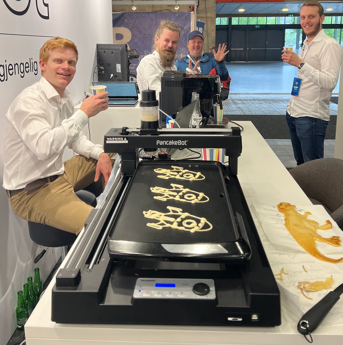 PancakeBot's tweet photo. Rumors that @elonmusk is buying @PancakeBot may or may not be true. But for now, we'll show you these cool rocket pancakes we made at the @3DNET_no booth in Oslo. #PancakeBot #PimpMyPancake https://t.co/L9XpxAriIX