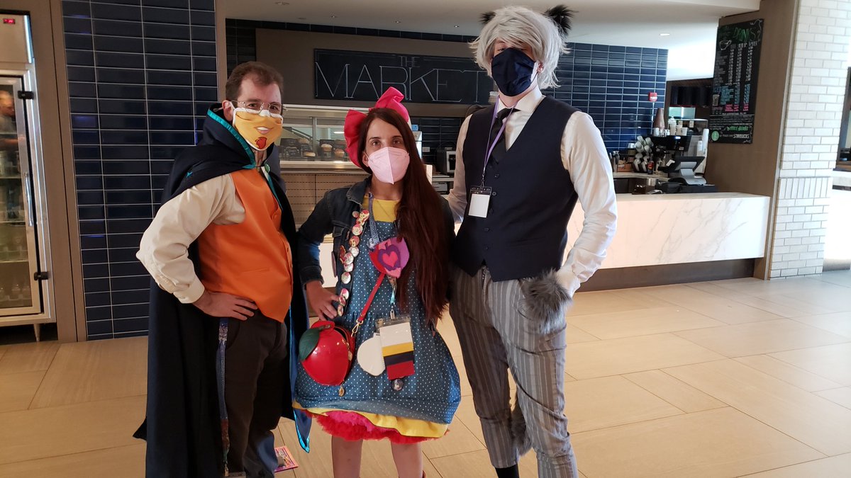 JGIsNotAFox's tweet photo. Weesh (Sunburst [MLP:FiM]), Cosmo Cat (Applebloom [MLP:FiM]), and @FinleyTheTegu (Legoshi [Beastars]) at #WCPC22 #WCPC https://t.co/EVaRPFCJp1