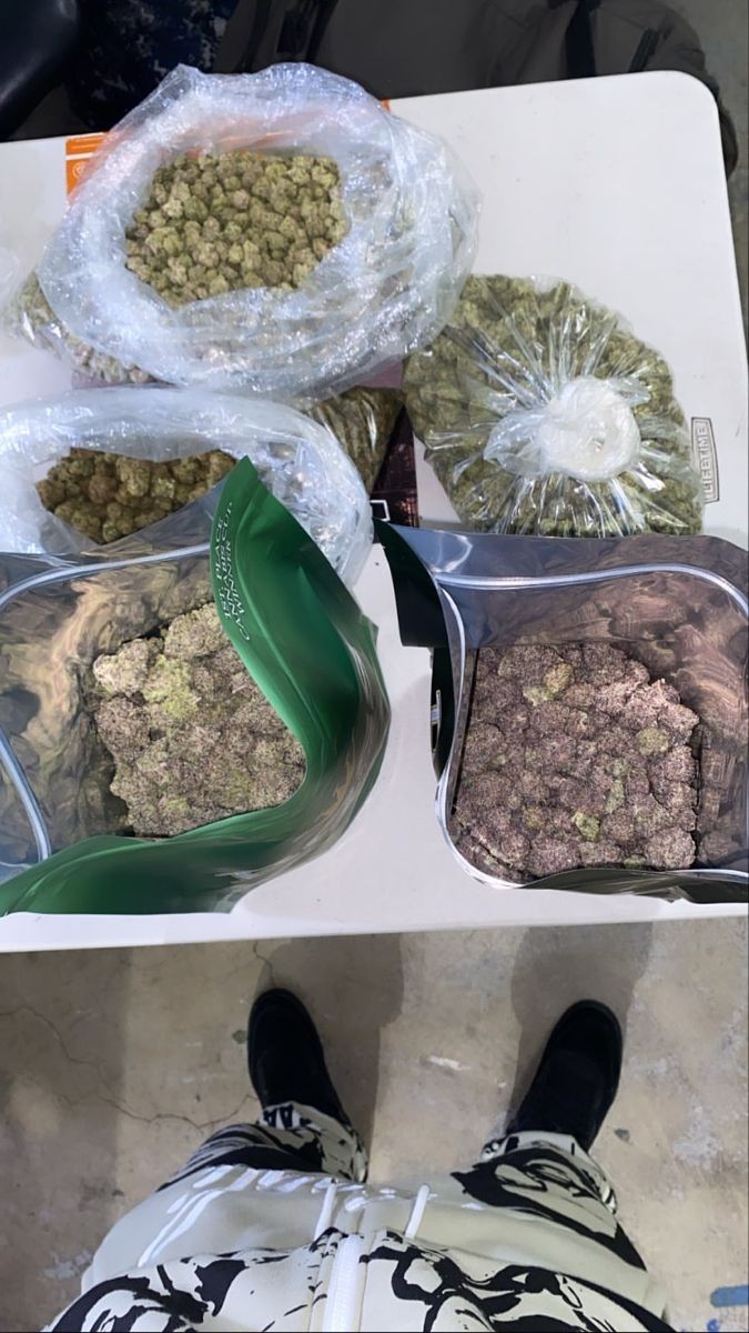 smokeebudss's tweet photo. 🥵🥵 https://t.co/acK0oXubuX