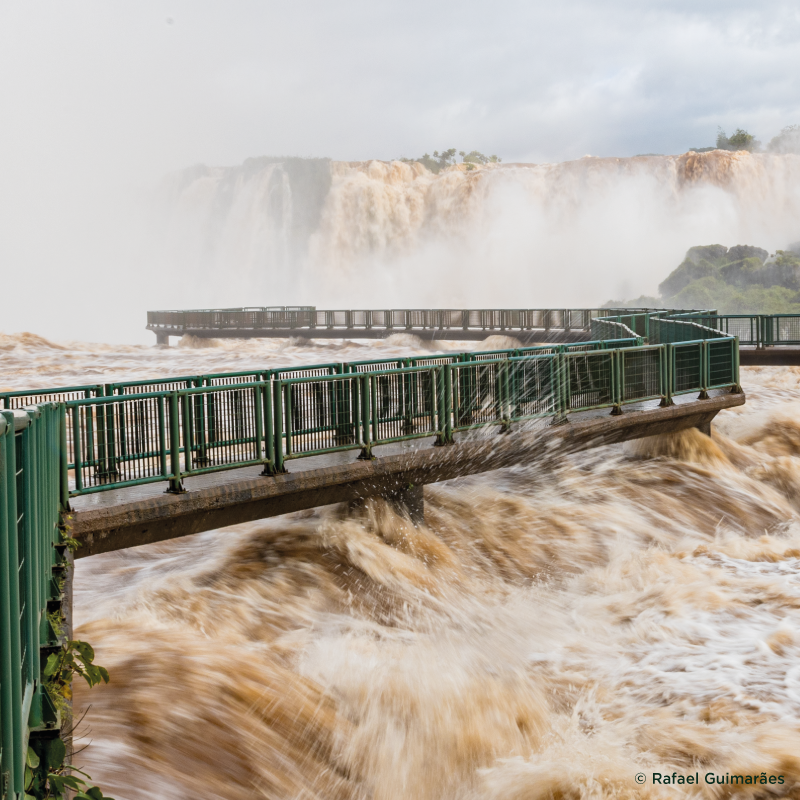 orafaguima's tweet photo. meus cliques de hoje nas cataratas com a vazão quase 8x acima do normal. INCRÍVEL DEMAIS! https://t.co/45TXF4T7BH