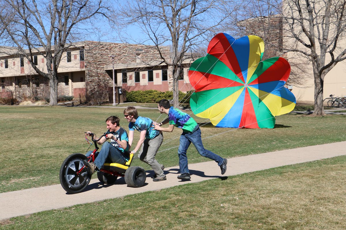 CSULSOP's tweet image. LSOP interns do a lot, from building and maintaining experiments to sharing science around Colorado and all over the world! Consider donating to the Brian Jones Little Shop of Physics Endowment to support our interns in perpetuity.
col.st/I0mEa
@CSUNaturalSci