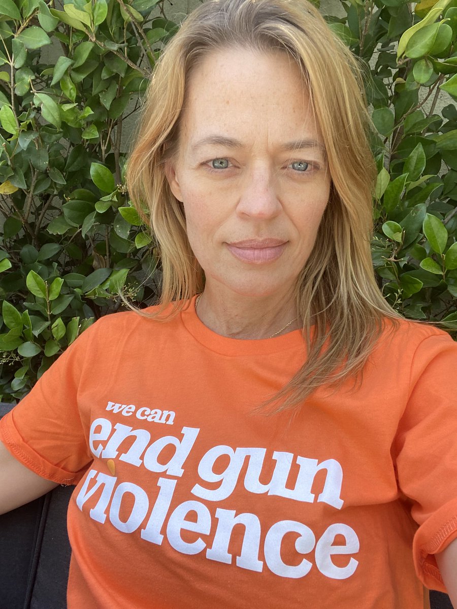 Today, join me and people across the country as we #WearOrange and demand an end to our gun violence crisis. 

Text BOLD to 644-33 to tell your U.S. senators to take bold action on gun safety NOW!

x.com/Everytown/stat…