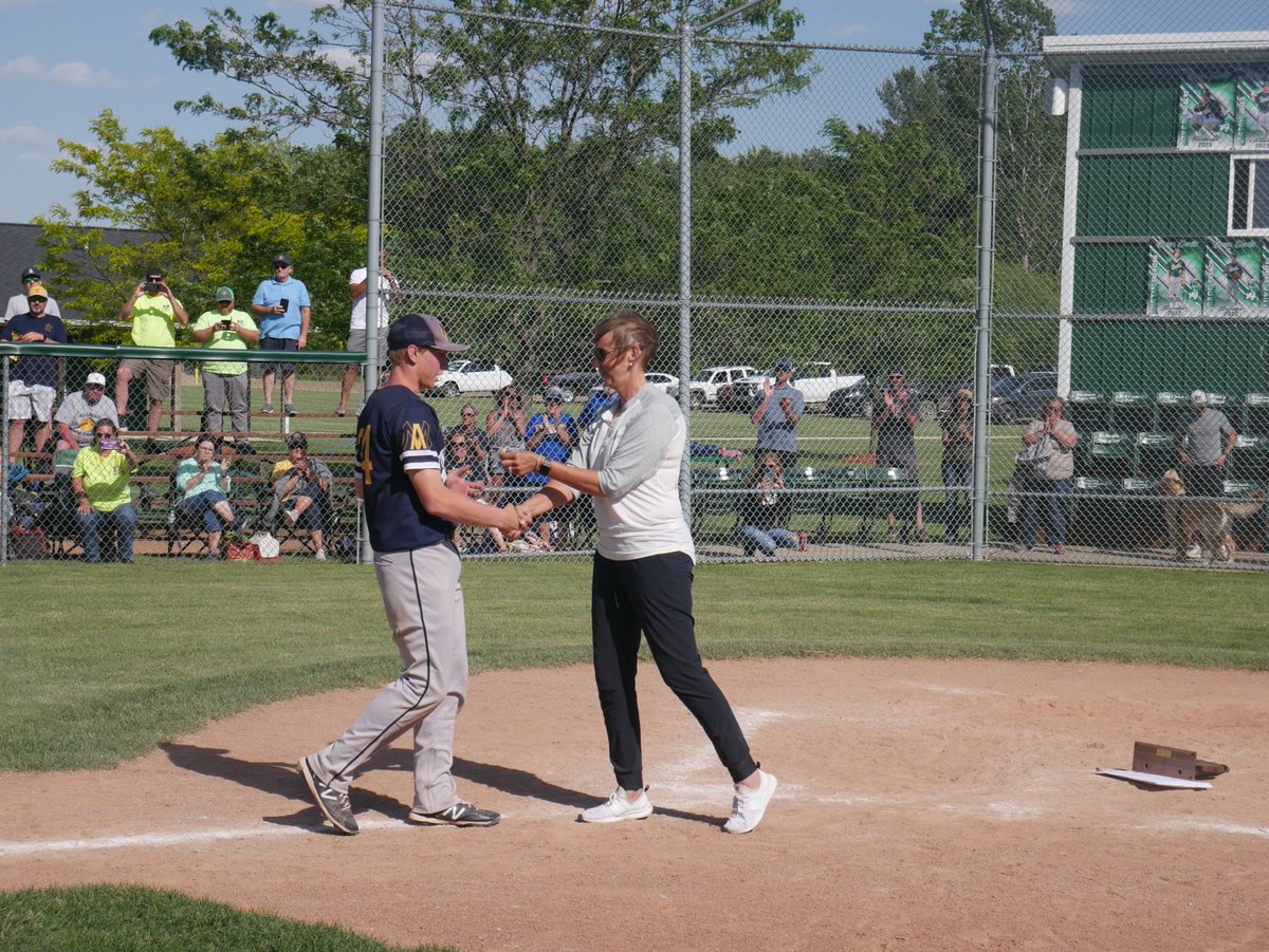 newberry_calli's tweet photo. ⚾️🏆Congratulations to the Algonac baseball team for winning the Division 3, District 96 title. 

The Muskrats shut out New Haven 13-0 in today's semifinal and followed it up with a 12-2 victory over Brown City in the championship. https://t.co/CrNN0eEPXc