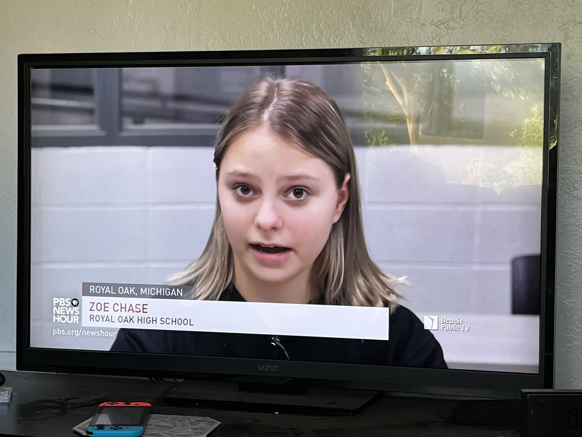 ConradROHS's tweet photo. Our very own ROHS Ravens on the national broadcast of PBS @NewsHour via @ReportingLabs. listen to the #YouthVoice.  @Everytown @royaloakschools @WOAKTV https://t.co/Zg2KFnlhuX