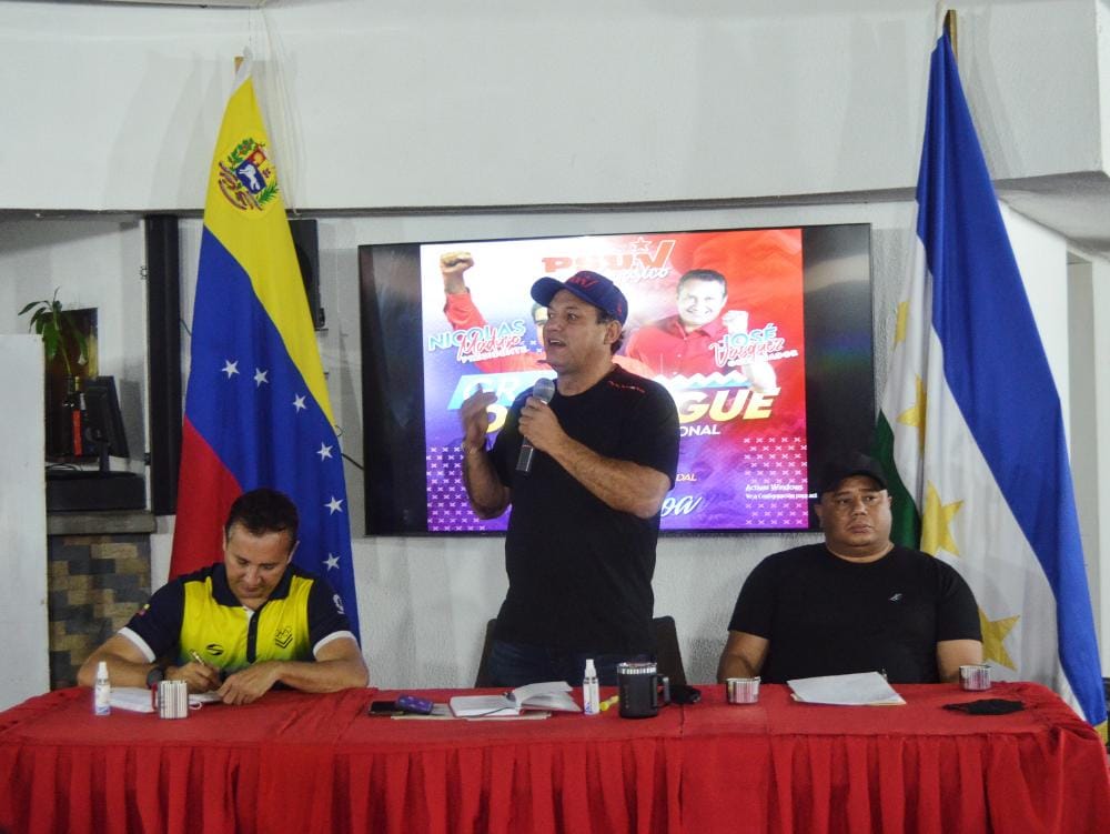hugbelpsuv's tweet photo. #3Jun | Con la disciplina que nos demanda el @PartidoPSUV, nos reunimos con el equipo político del estado #Guárico y el equipo político municipal del municipio #Miranda.

En el @PartidoPSUV #Guárico estamos para darle respuesta al pueblo. https://t.co/LNKvWUEExy
