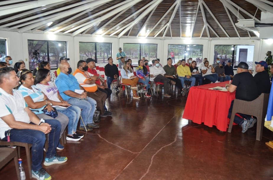 hugbelpsuv's tweet photo. #3Jun | Con la disciplina que nos demanda el @PartidoPSUV, nos reunimos con el equipo político del estado #Guárico y el equipo político municipal del municipio #Miranda.

En el @PartidoPSUV #Guárico estamos para darle respuesta al pueblo. https://t.co/LNKvWUEExy