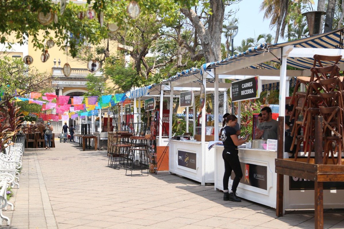 Diario_deColima's tweet image. A través de su red social, @ColimaMunicipio informó que en el festival #ViveColima, habrá establecimientos en el jardín Libertad, de algunos restaurantes, para que puedas disfrutar de su gastronomía y de la mejor música.