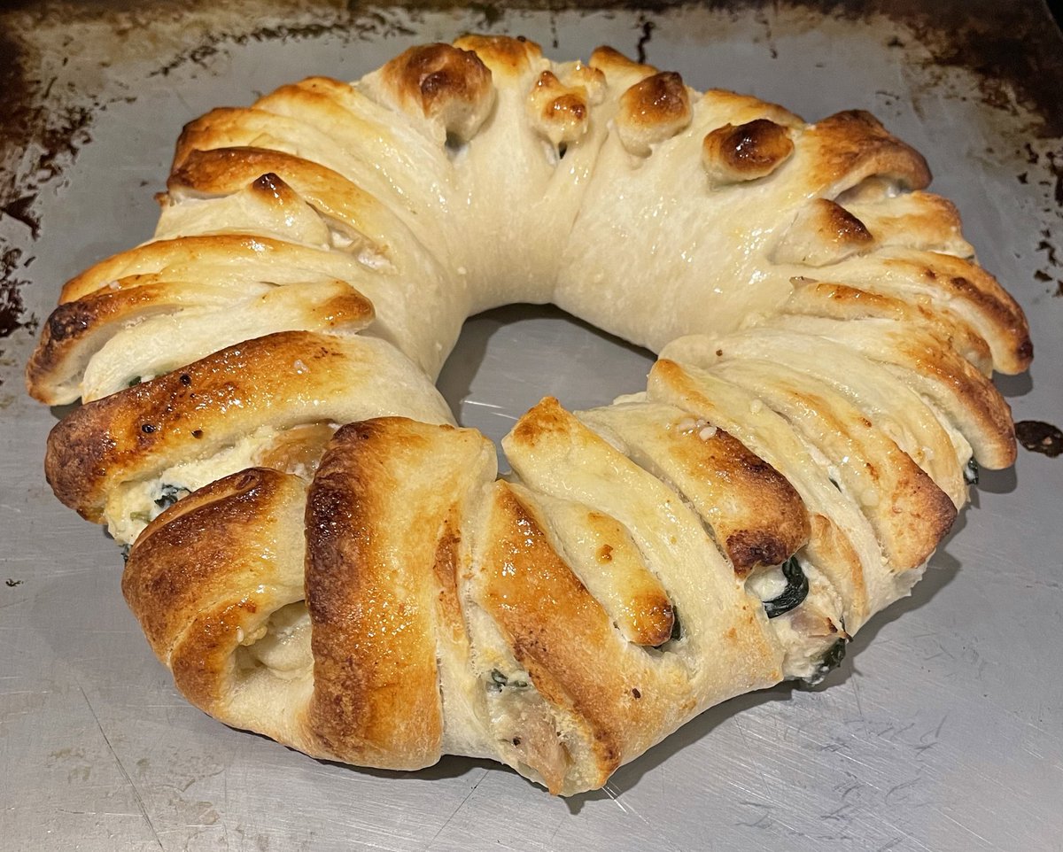 gretchemaben's tweet photo. Tried a new recipe tonight - Chicken and spinach stromboli ring!
#PCCMEats
#AdventuresInCooking https://t.co/ismet01Hbg