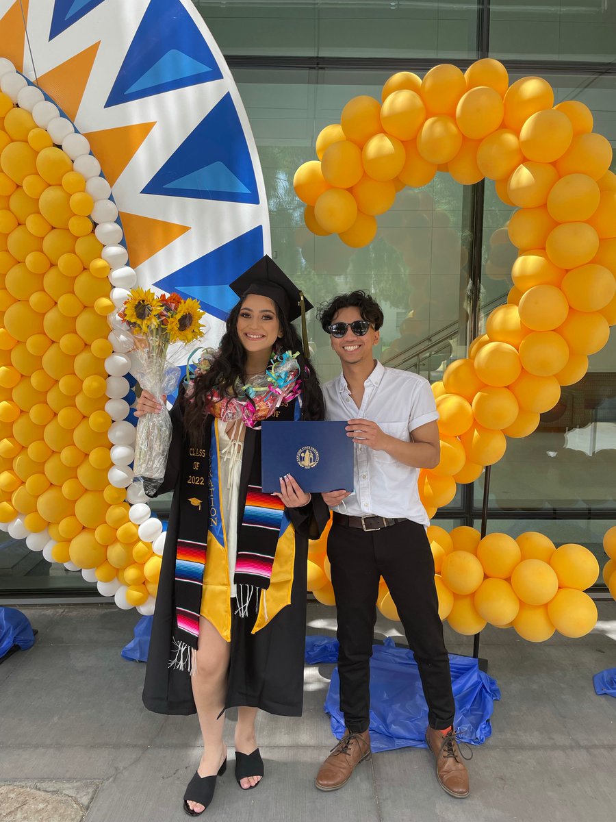 EdloseReno's tweet photo. 🧑🏾‍🎓👩🏻‍🎓 https://t.co/SJKyZ08Xsl