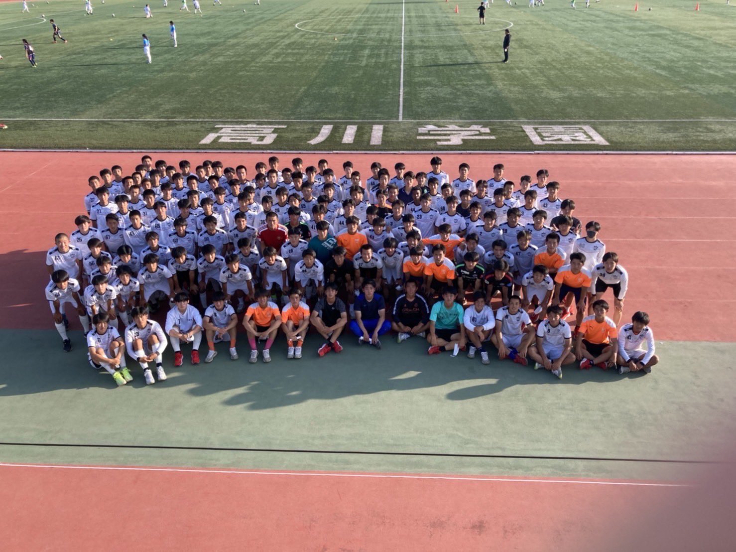 高川学園サッカー部 サッカー部obで 立正大学から教育実習生として来られた 鳥飼椋平先生に2週間に渡ってご指導いただきました 関東大学リーグでのご活躍を楽しみにしています ありがとうございました Pumafootball Pumafootball Jp 井上商店