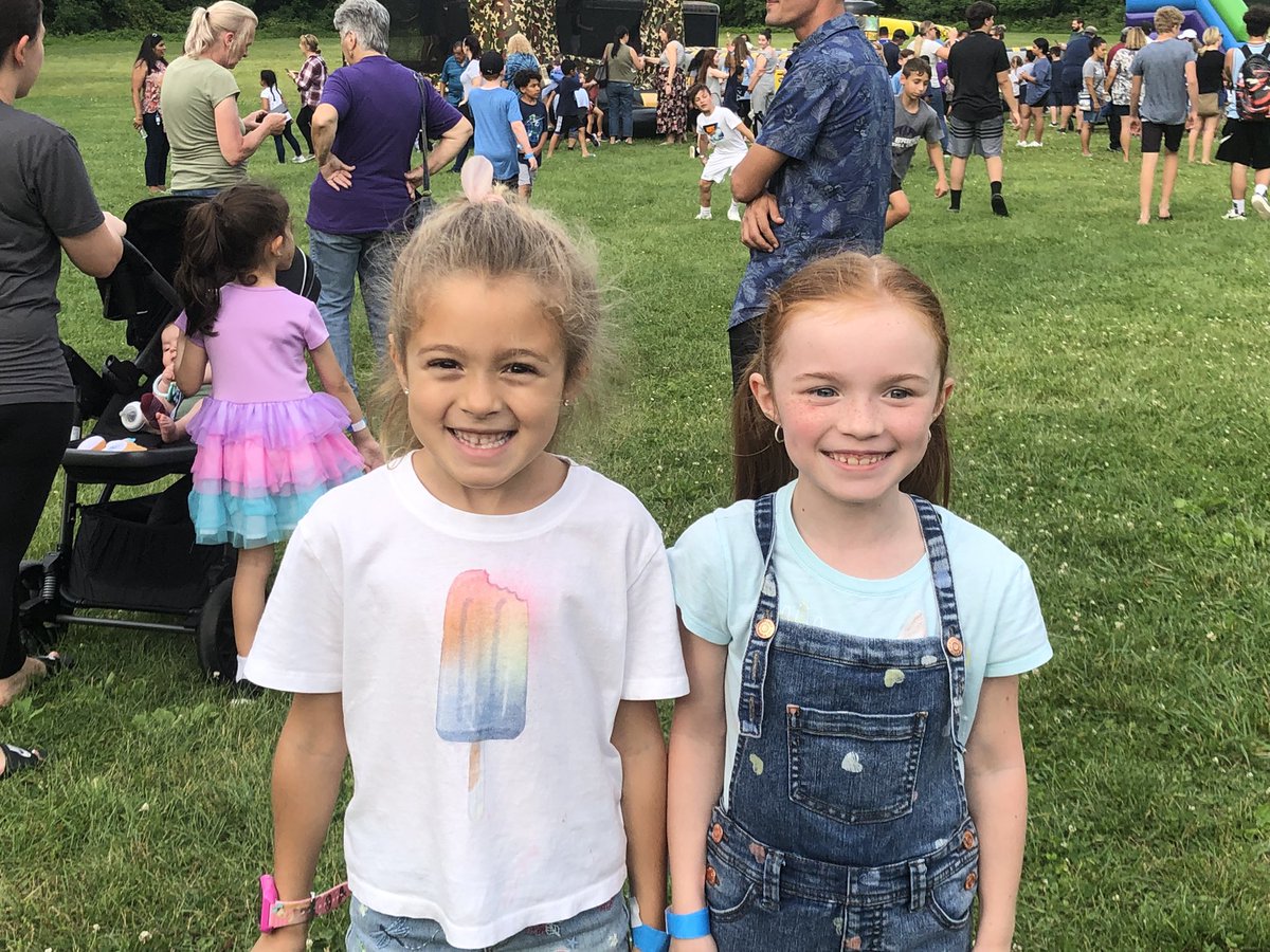 traceyclaw's tweet photo. McDivitt Carnival! @McDivittSchool https://t.co/ifXBWjYM7R
