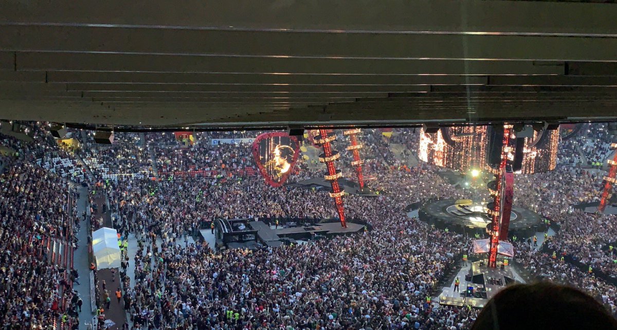 Jade_Oxlade_'s tweet photo. @edsheeran  literally just blew the roof of the SOL absolutely unbelievable concert #amazingEd https://t.co/9R6OOLtoWS
