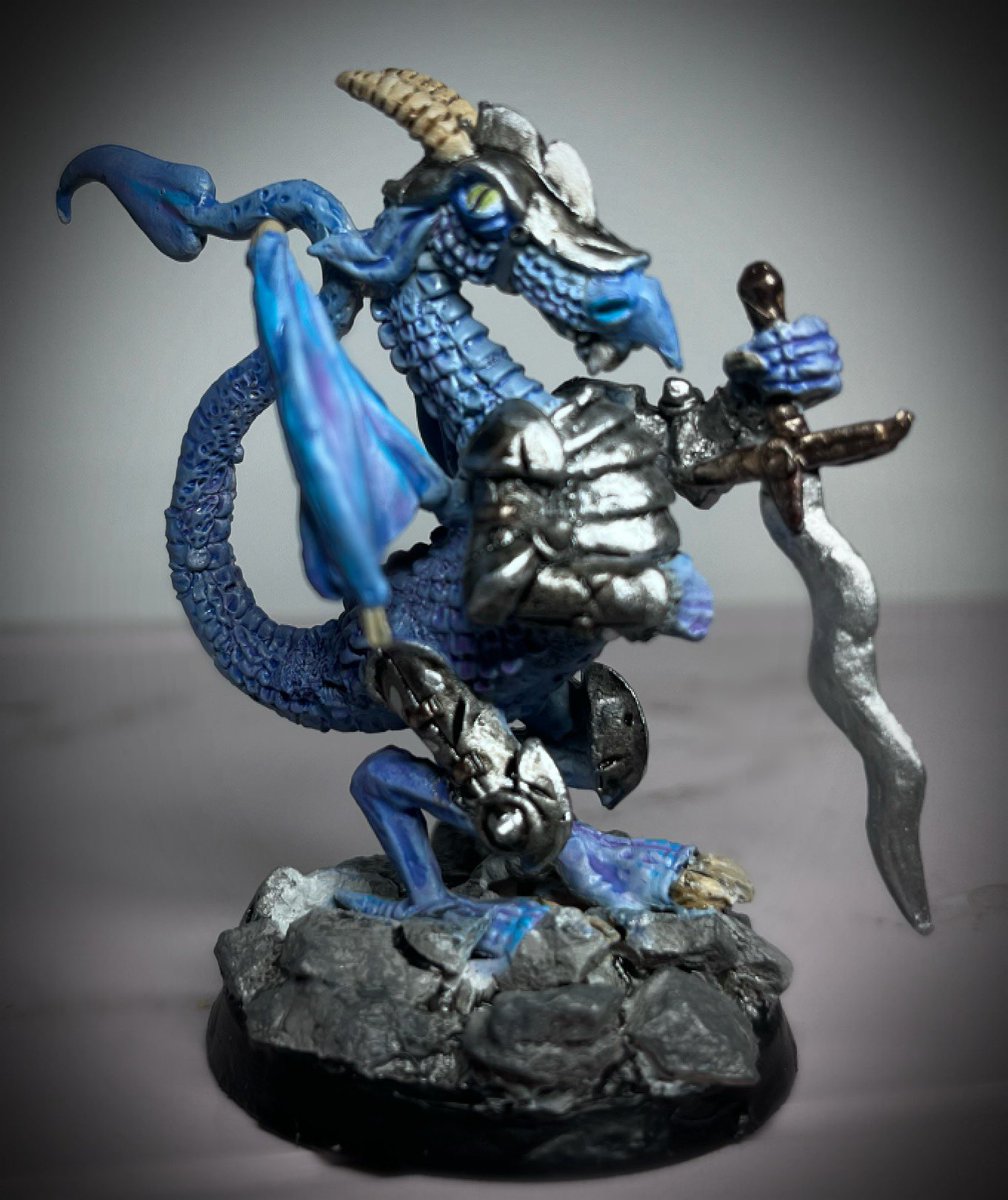 BexKenny's tweet photo. Great fun painting this guy tonight from @NorthumbrianTin on @CrystalMCDoll ‘s Twitch stream!
Although the base and sword still need some TLC I think he’s almost there!

#miniaturepainting 
#paintalong https://t.co/BssAVdSeGf
