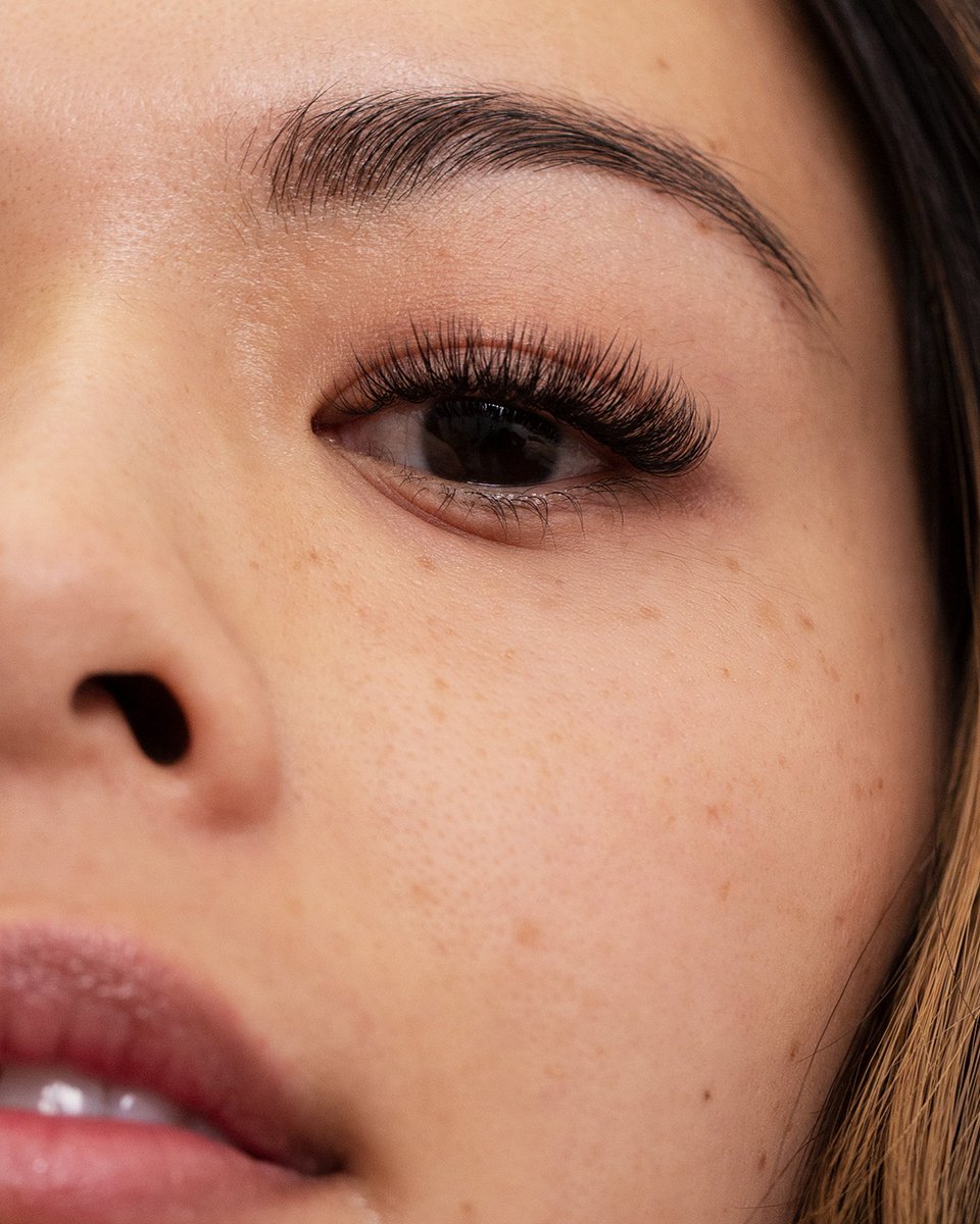 🤔  MYTH: Lash extensions will damage my natural lashes.

💡 FACT: When applied by an expert, lash extensions won't cause any harm to your natural lashes! But you have to do your part and practice daily TLC (tender lash care).