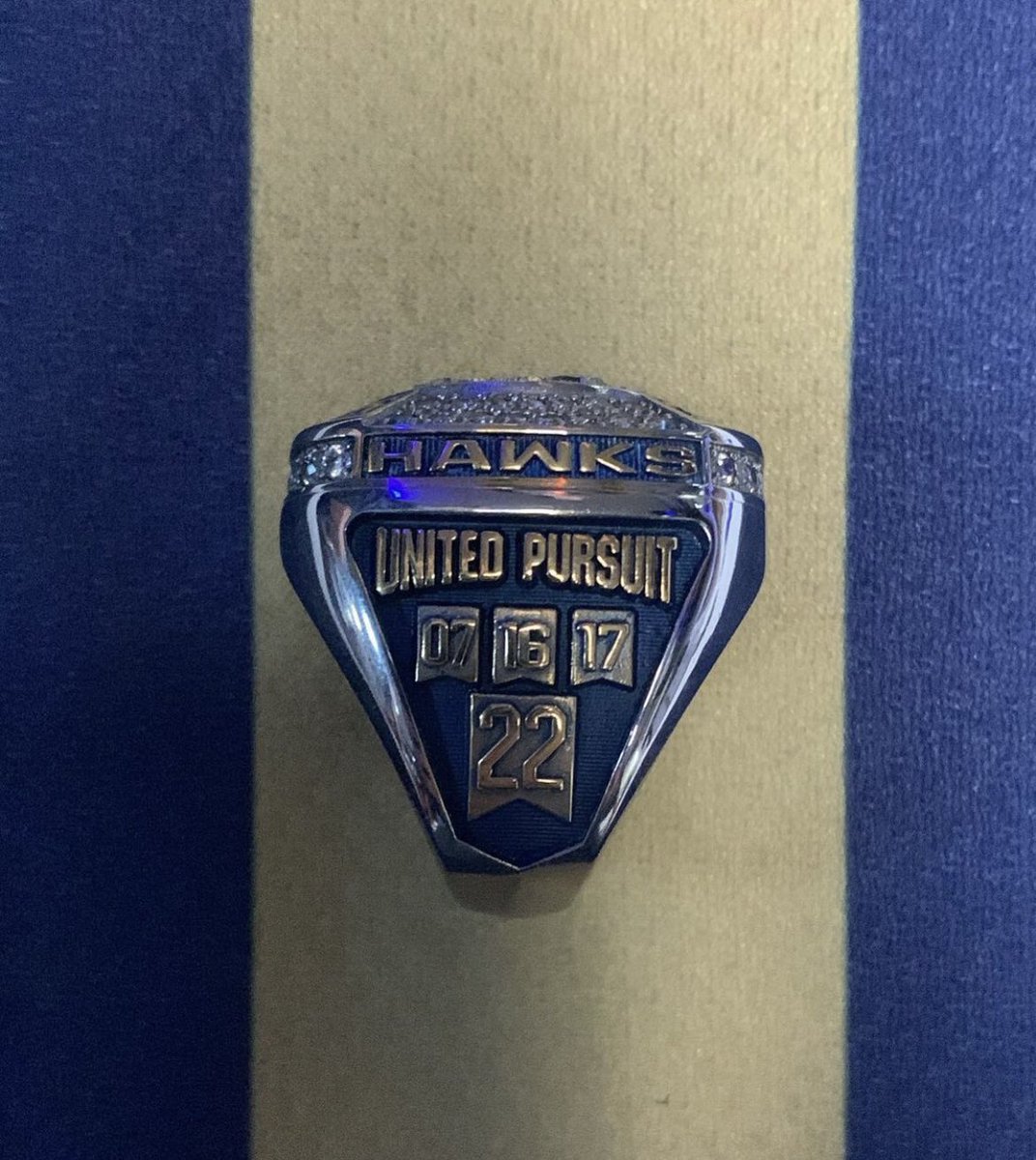HAHA_Hockey's tweet photo. Something happened today! Shout out to our seniors for the amazing design. #unitedpursuit https://t.co/oQTbGfE85M