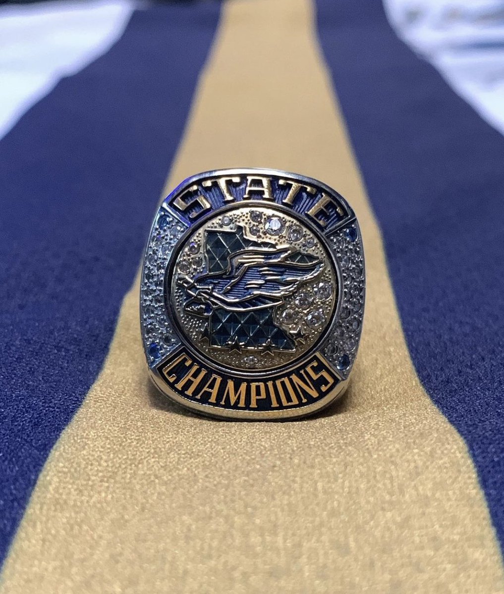 HAHA_Hockey's tweet photo. Something happened today! Shout out to our seniors for the amazing design. #unitedpursuit https://t.co/oQTbGfE85M