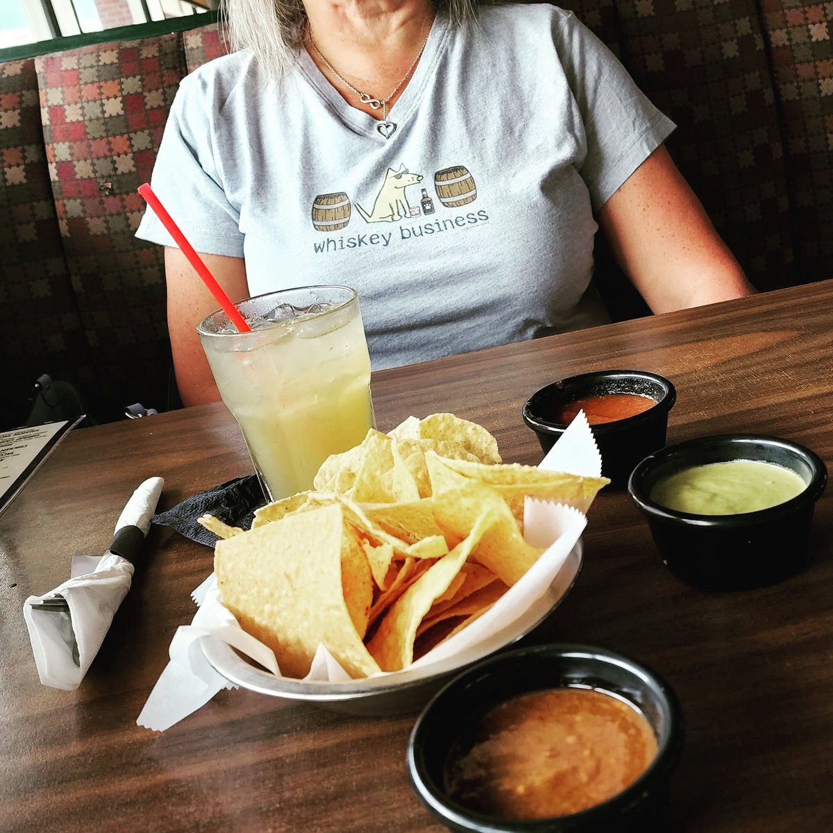 HolladayDoug's tweet photo. ❤️🌶Date night day drinking with my Queen and partner in crime 🌶 ❤️ 
#datenight #datenightout #besties #bestfriends #marriagegoals #womancrusheveryday https://t.co/taGz8bLc9v