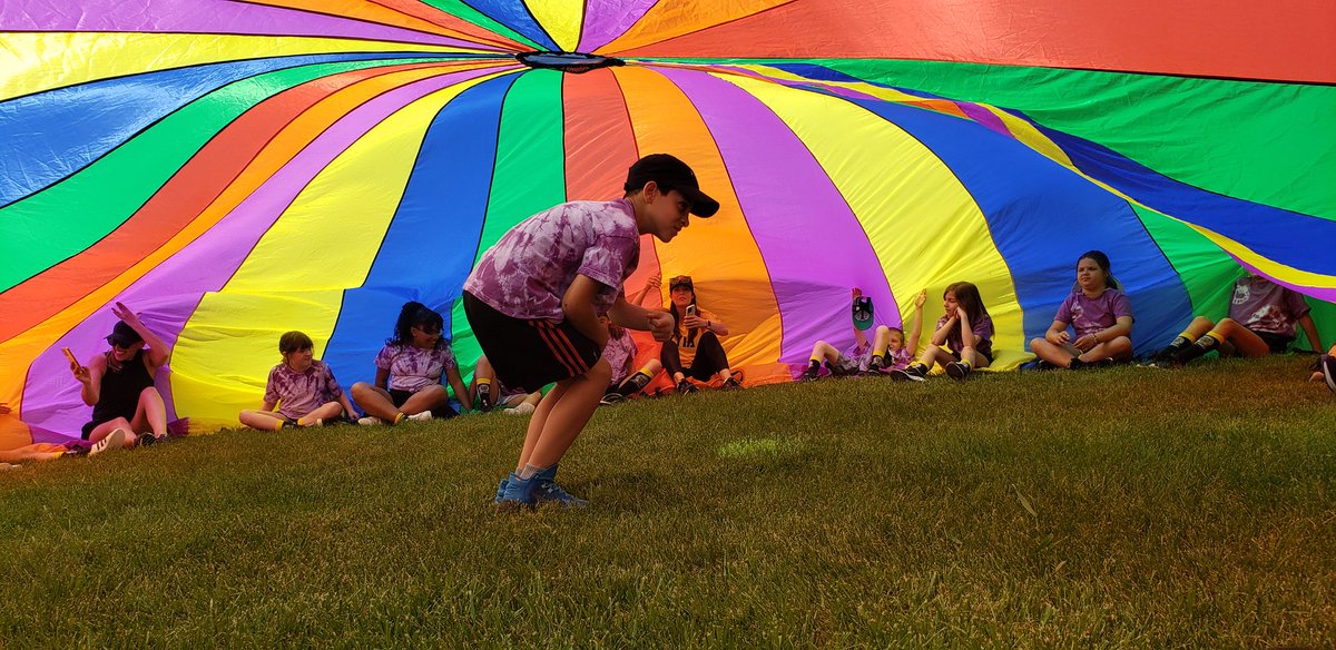 MrsLents's tweet photo. The fun continues! Shout out to @MrsKlassman_PE for all her hard work in running/planning today's events. #leadlikeajaguar #djroars #ilbsd13 https://t.co/b9BhZtKrsS