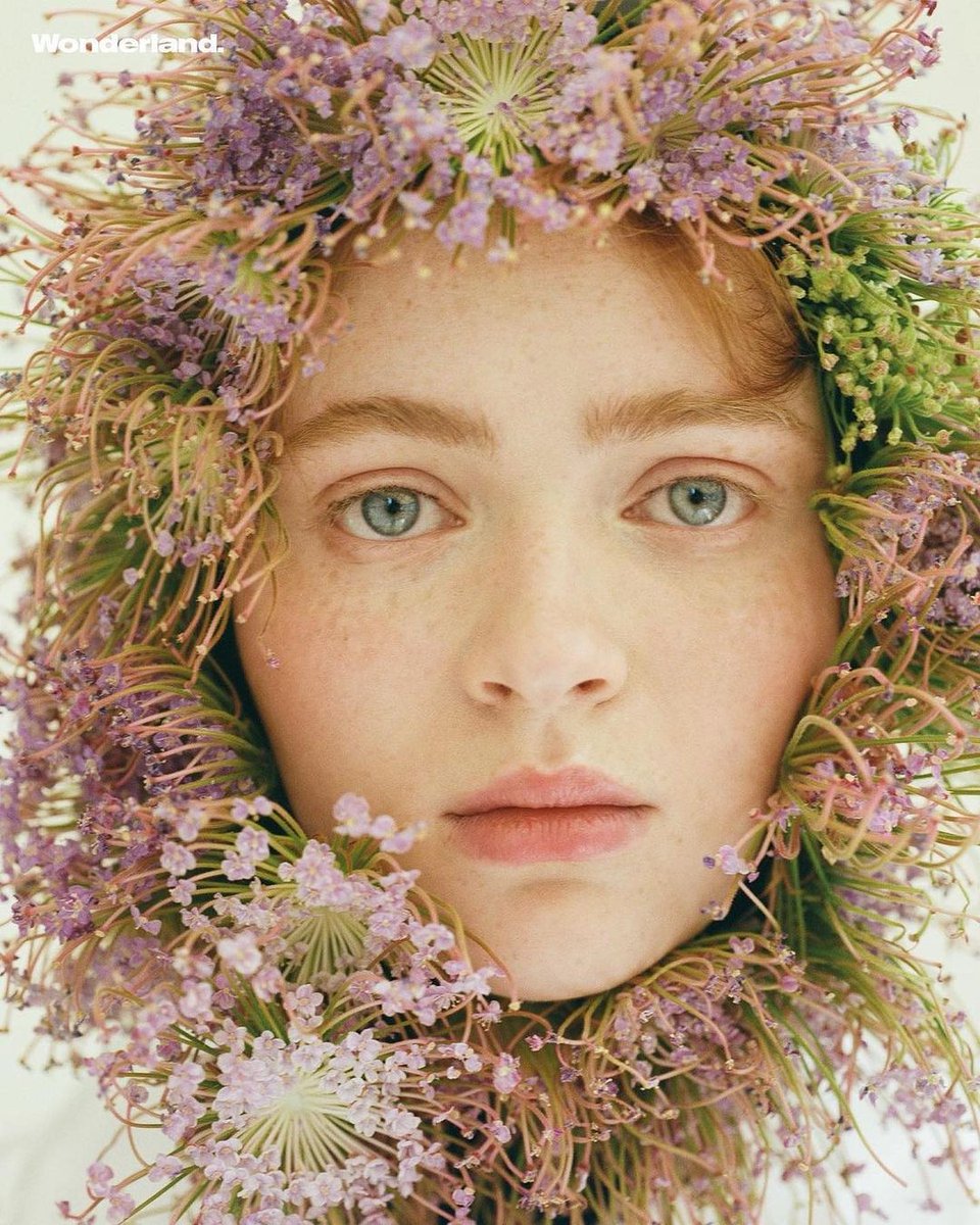 SadieSinkAr's tweet photo. 📸 | Más del Photoshop de Sadie para Wonderland. https://t.co/TxCnd5NRqm