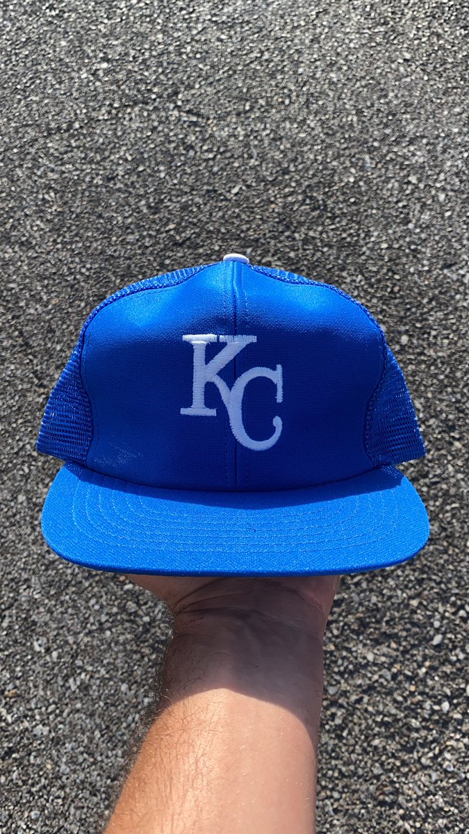 FlippinwithFlow's tweet image. 🚨 SOLD 🚨 

Thank you familia @KickFlipThrifts