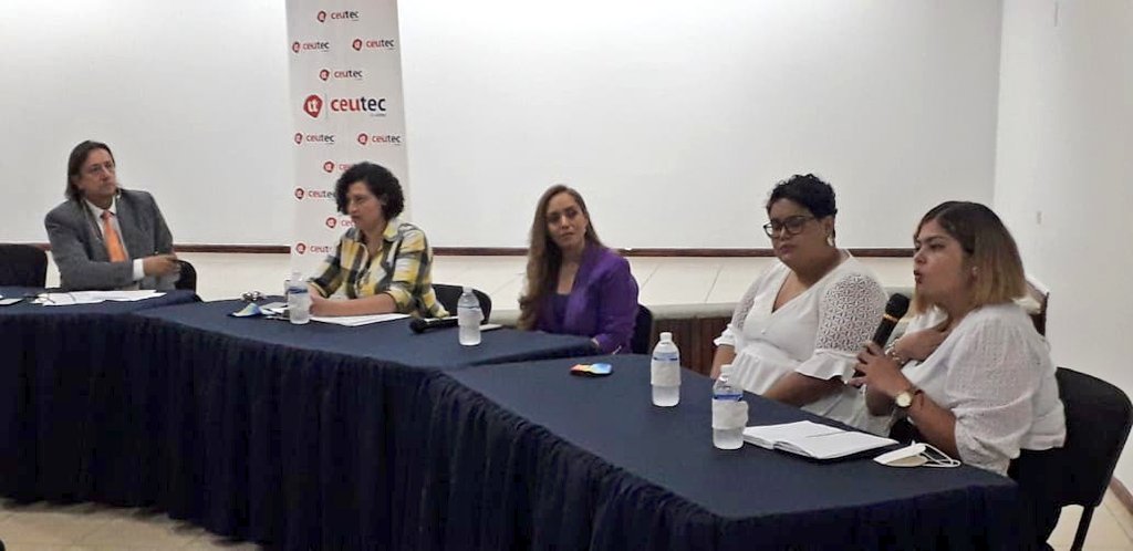 Aldoro's tweet photo. Conversatorio "Fortaleciendo la resiliencia de mujeres periodistas frente al acoso en línea y ataques digitales" en San Pedro Sula. Impresionantes aportes de colegas periodistas, docentes y estudiantes de periodismo. Esfuerzo conjunto @UNESCO_es @ONUHonduras @CLibrehn @Ceutec_hn https://t.co/TM80t8OHU9