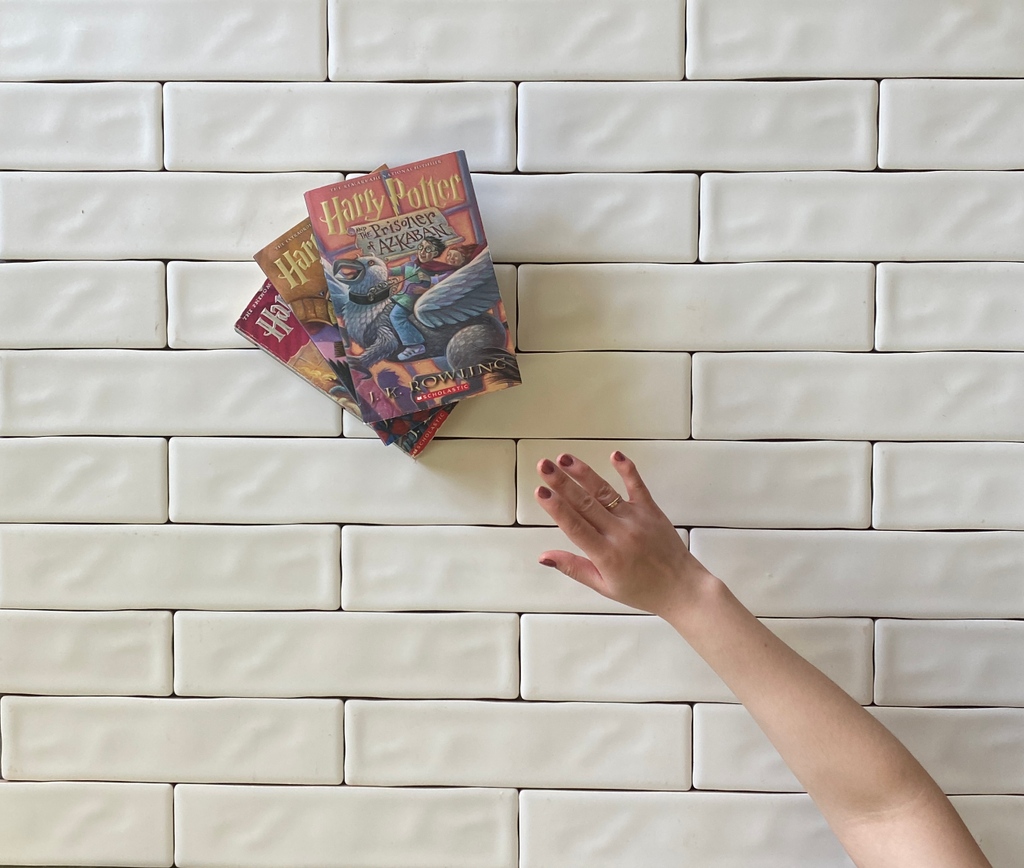 Subway tiles are a popular option for a kitchen backsplash. The iris blanco in matte finish is a great option. It is hand glazed and a perfect addition to any kitchen!
.
.
.
.

#ihavethisthingwithtile #interiordesign #ihavethisthingwithtiles #ceramic #ceramictile #ceramictiles