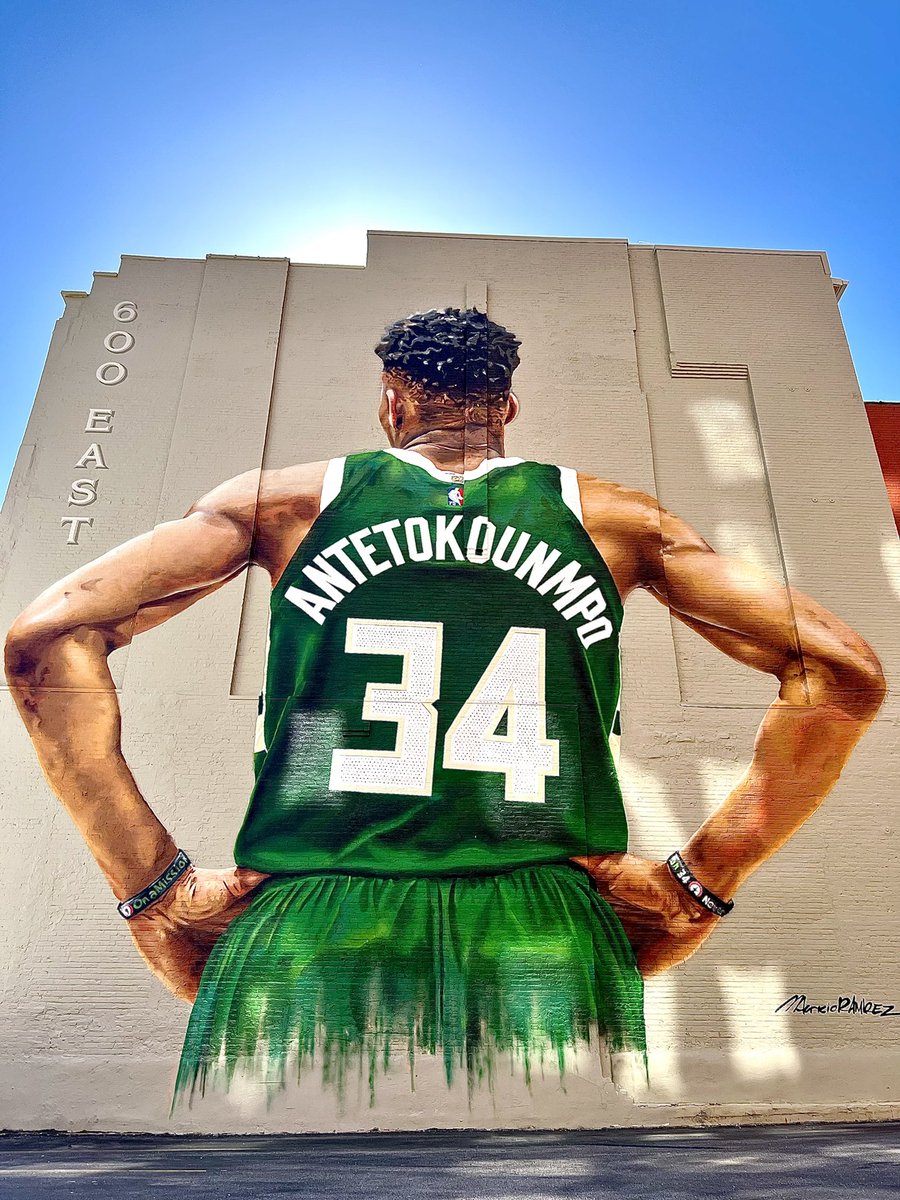 JordanRadler's tweet photo. Might have taken the best picture of the Giannis mural 👀 

@Giannis_An34 https://t.co/ZfPkzsTknm