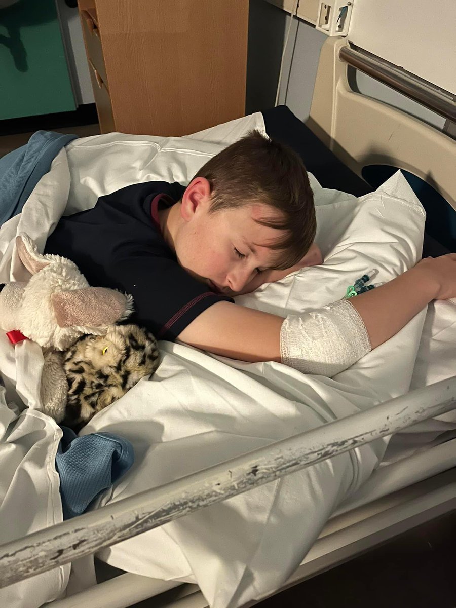 Sarahth39818924's tweet photo. Well Thankyou @JamesPagetNHS for top quality care for my son who was admitted on Wednesday with pancreatitis you have been fab.
Not the the holiday I had planned for but a jubilee to remember! https://t.co/vzCX48Yfcr
