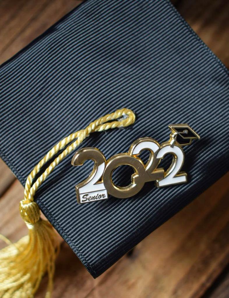 Uno_pins's tweet photo. بروش خريجين 2022 🎓 
بتصميم خاص وكمية محدودة 🔥 
الطلب عن طريق موقعنا الالكتروني 🙏🏽💛
https://t.co/bXeSHjR0tt 
“
‘
#بروش #دبوس #بن  #خريج #خريجة #خريجين #تخرج #جدة #الدمام #الشرقية #السعودية #الرياض https://t.co/8O0TYN4CRa