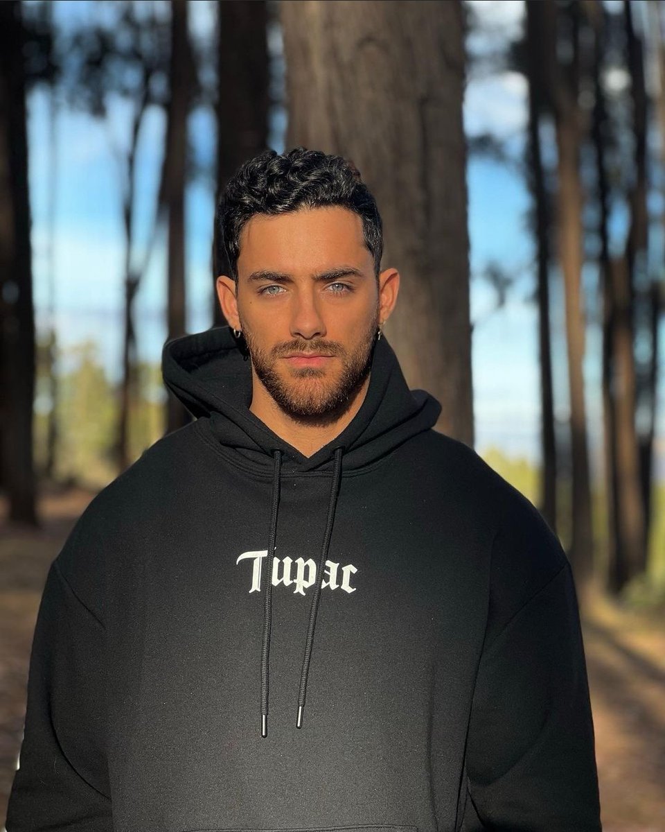 BeeYsi's tweet photo. @mtvmiaw Gatito , esperamos ver en tu lista de nominados a @AustinPalao. #PeruPresente🇵🇪.Su fandom hizo tendencia 🥰 https://t.co/dCfEONP6xV