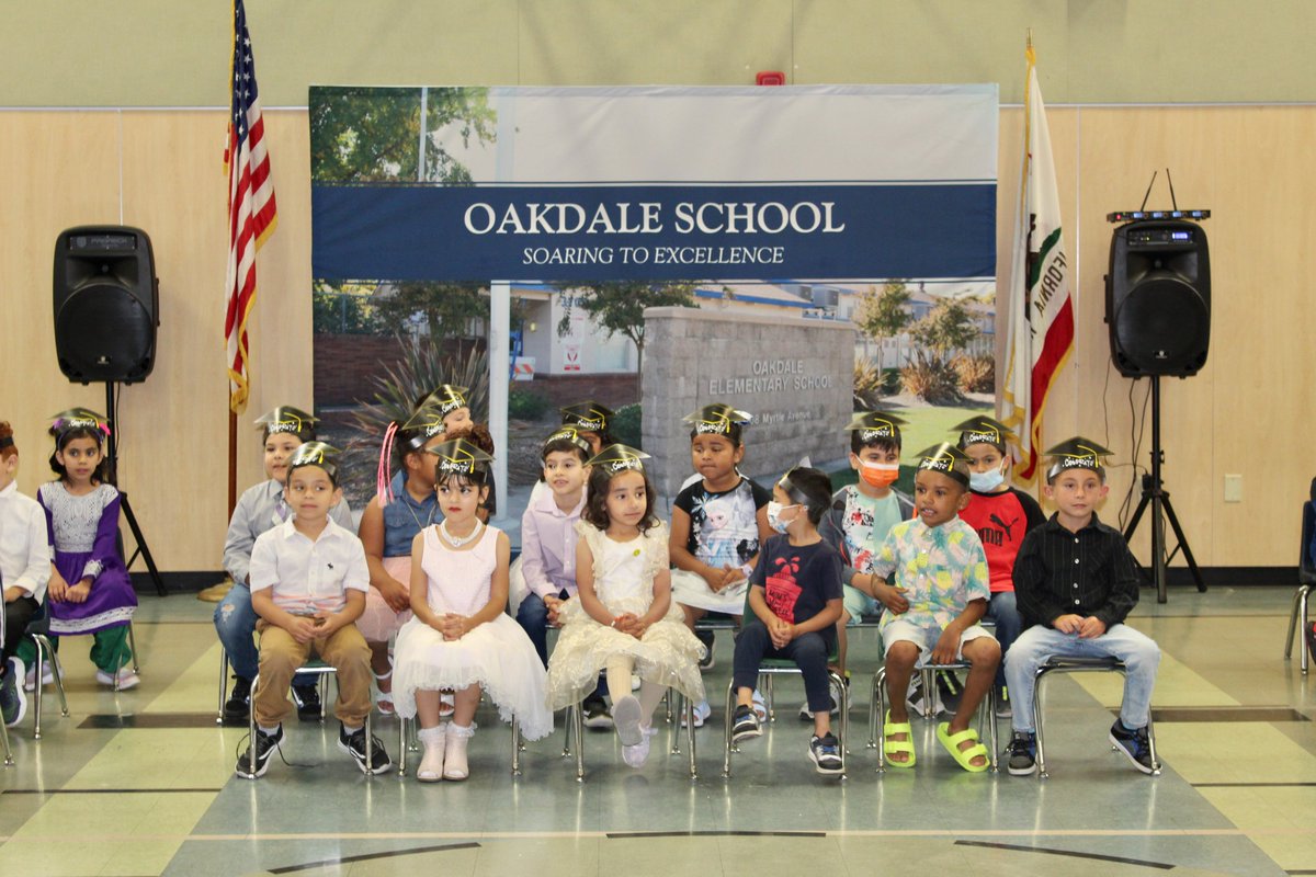 OakdaleTRUSD's tweet photo. Our final ceremony today - Congratulations to the Oakdale PK-8 School Kindergarten Class! 

We are looking forward to seeing this class graduate high school as the Class of 2034! #TwinRiversUSD https://t.co/yb1ejcbiSV