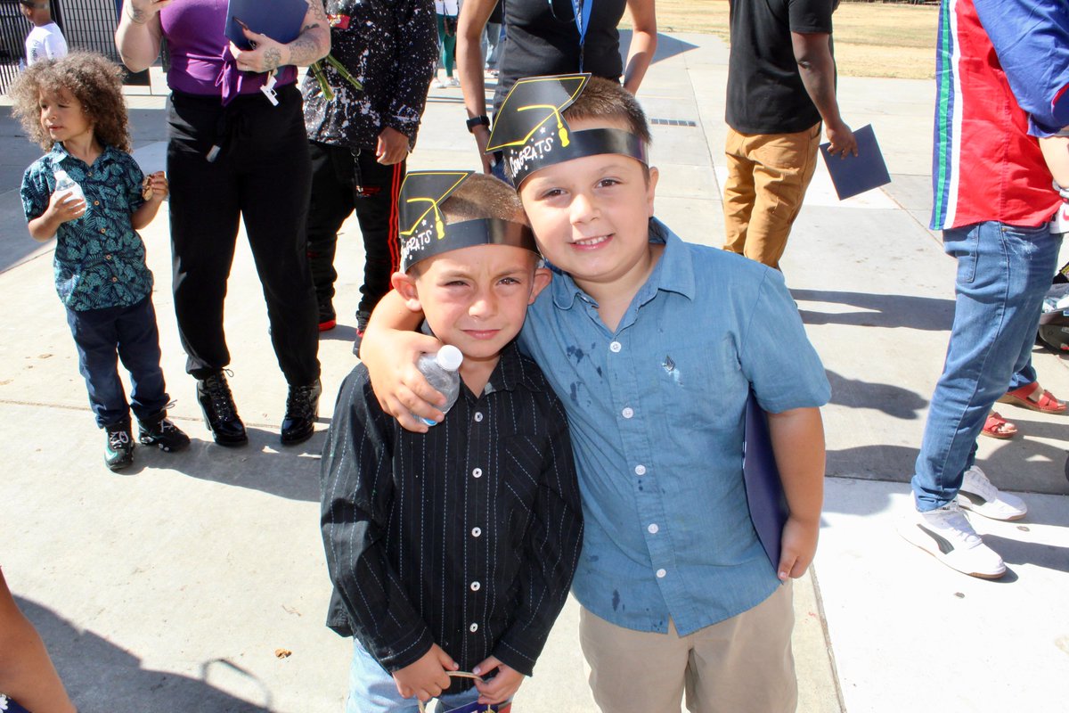 OakdaleTRUSD's tweet photo. Our final ceremony today - Congratulations to the Oakdale PK-8 School Kindergarten Class! 

We are looking forward to seeing this class graduate high school as the Class of 2034! #TwinRiversUSD https://t.co/yb1ejcbiSV