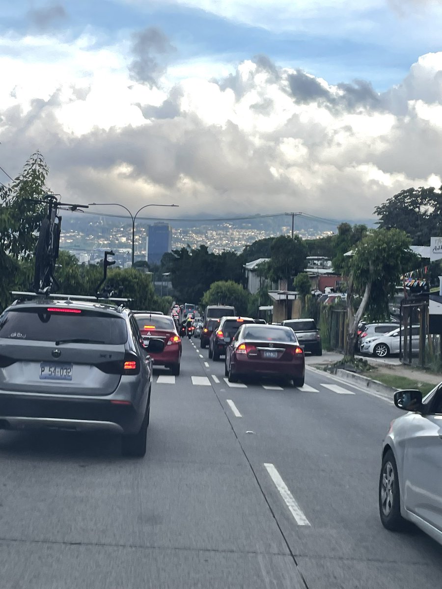 LPiri's tweet photo. @eltraficosv_ @alertux Prolongación Alberto Masferrer https://t.co/KtDhpLfFig