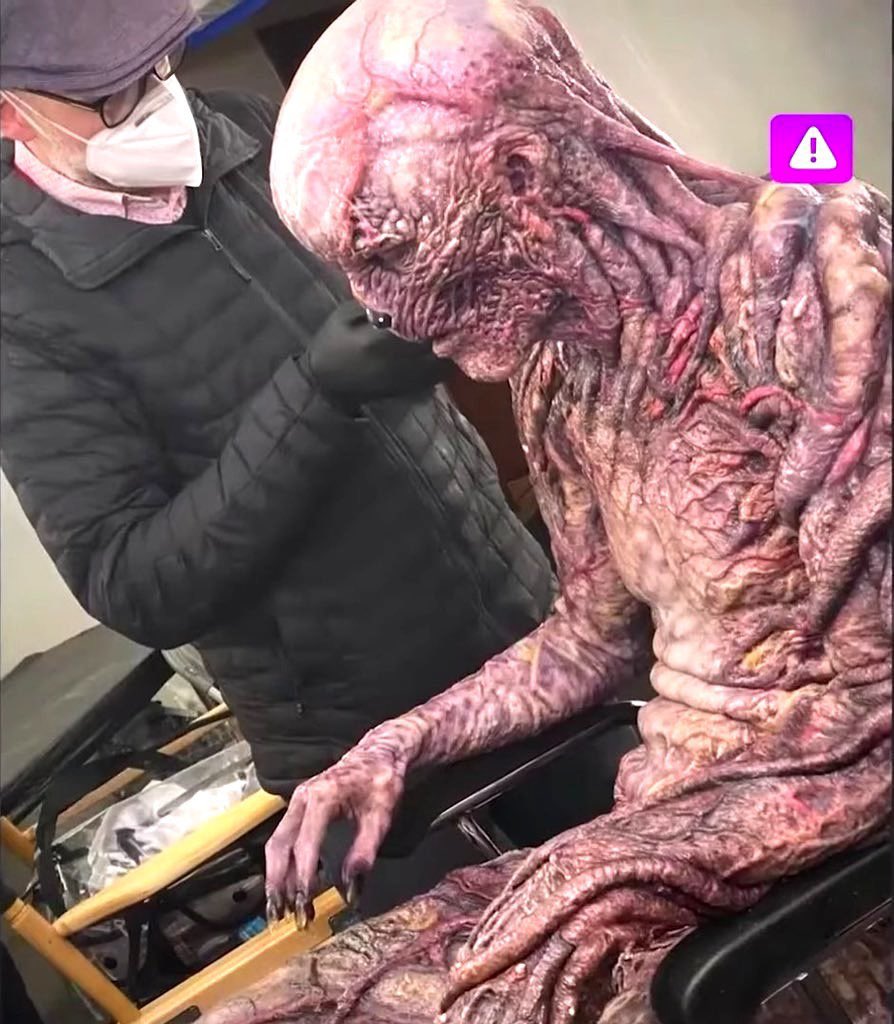 8bitVanny's tweet photo. William afton https://t.co/AU5nxM59TM