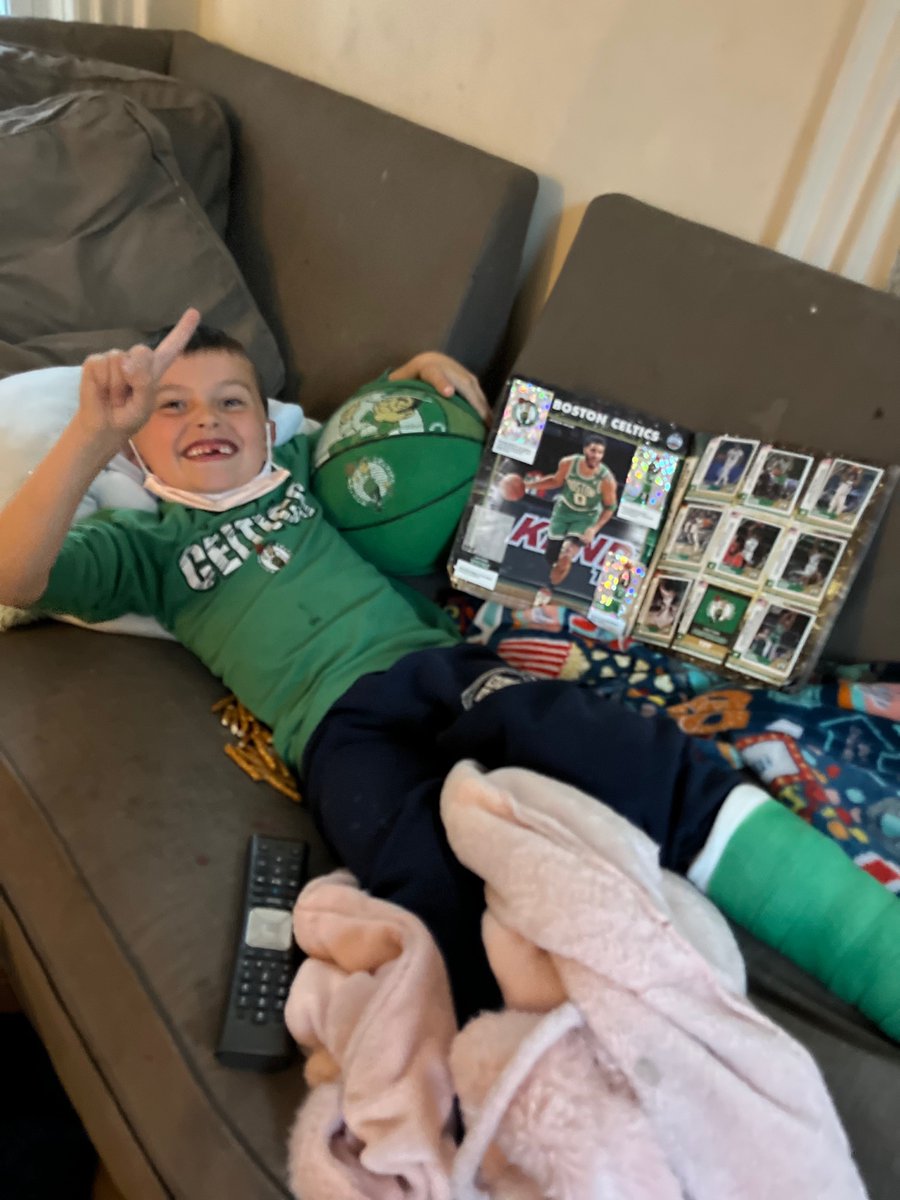 mrbustybust's tweet photo. Benji is cheering  from the sidelines/couch with a broke foot #bleedgreen  #18 🏀💚 @celtics @paytonpritch3 https://t.co/PZKp2CdUpE