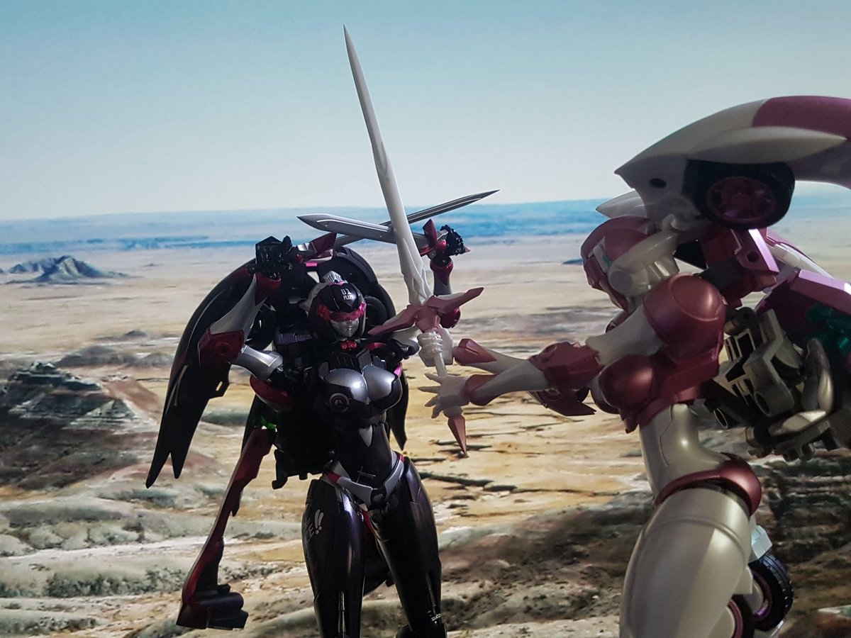 TheLocalBard's tweet photo. The robot girls are fighting again.
#BigFirebirdToy @Phoenix_BFB #Nicee #Mocha #EX01PlusMocha #EX01Nicee https://t.co/fSwrOpCAeX