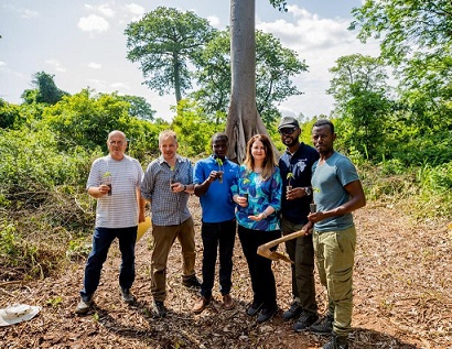 news_ghana's tweet photo. Ghana’s ‘Living Lab’: AstraZeneca and partners building community and ecological resilience https://t.co/qkwJTU9m6C #Environmentalnews #Atebubu #BonoEastRegion https://t.co/gk4AlmKu8s