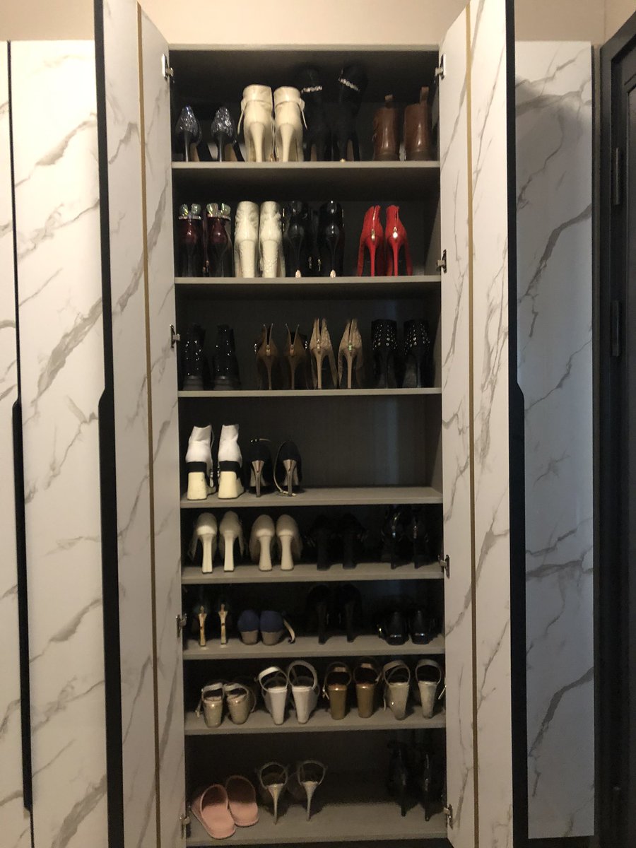 keq7e's tweet photo. 这谁受得了，谁能想到女主说话声音很温柔是个良家，还是俩孩子的妈妈 #骚货 #高跟鞋调教 #高跟鞋 #扫楼 https://t.co/u4HDkjhTUR