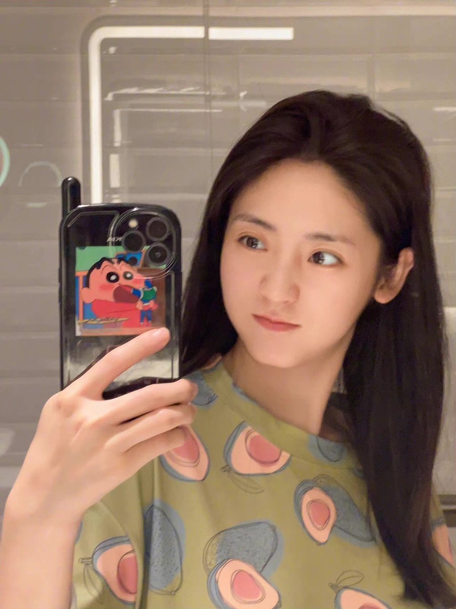 FairXingBr's tweet photo. [#FOTO] 2022.06.03 | Atualização da Xing Fei no Weibo.

"Feliz Dragon Boat Festival"

#邢菲 #XingFei #FairXing #FeiXing https://t.co/MEvOzjDT6Y